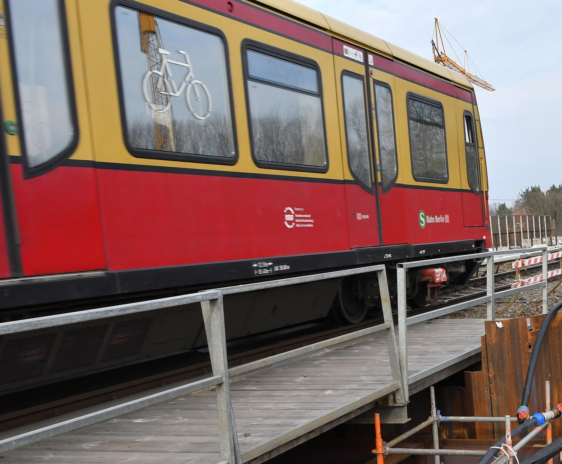 Baustellen Bis Montagfrüh: Berliner S-Bahn-Verkehr Gestört: Diese ...