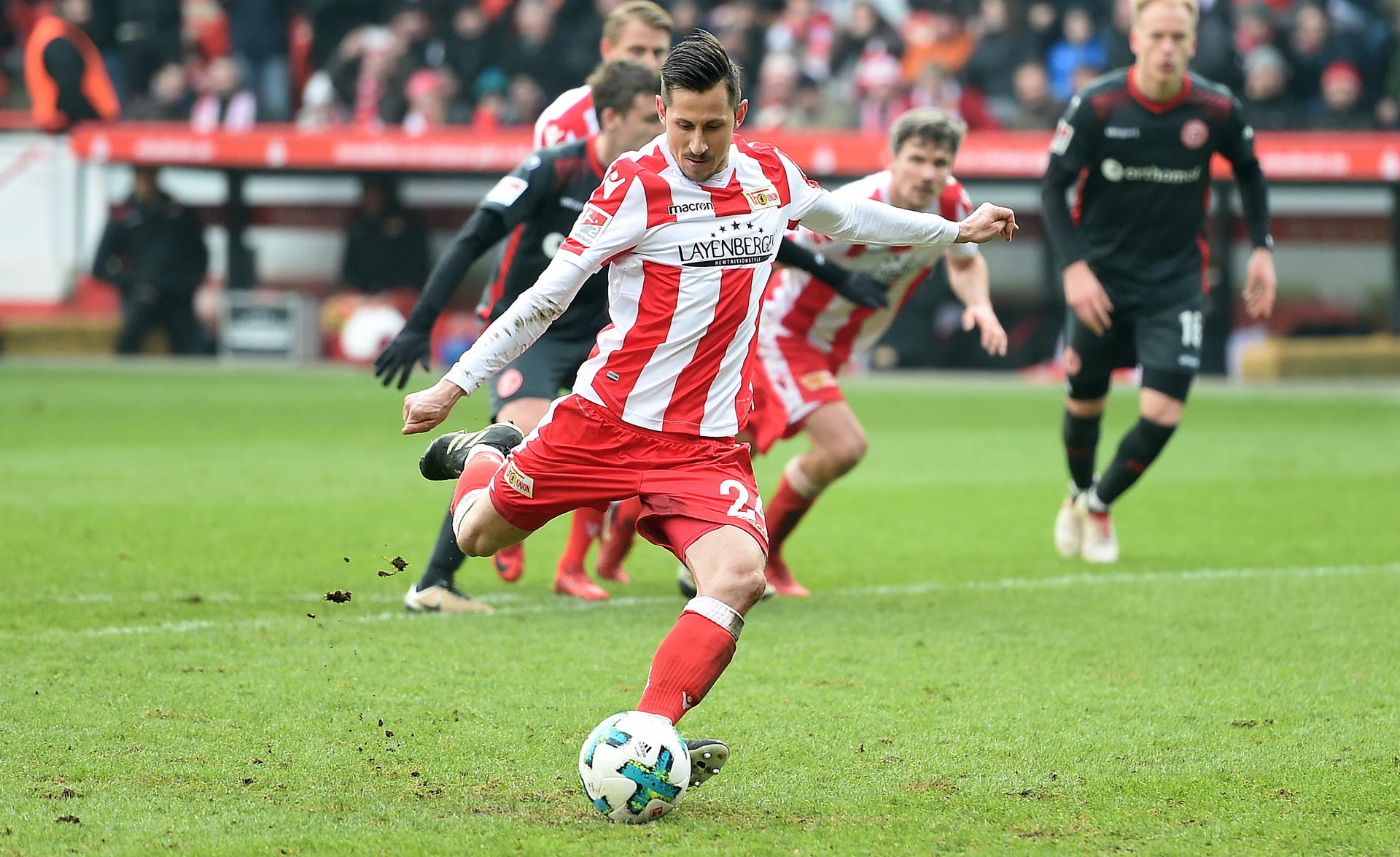 In der 67. Spielminute erzielt Steven Skrzybski den Ausgleichstreffer für Union Berlin.