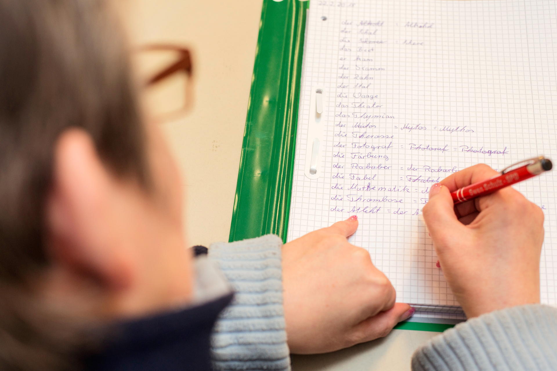Die Zahl der Hilfeeinrichtungen in der Stadt steigt. Analphabetismus kommt nur langsam aus der Tabuzone. 