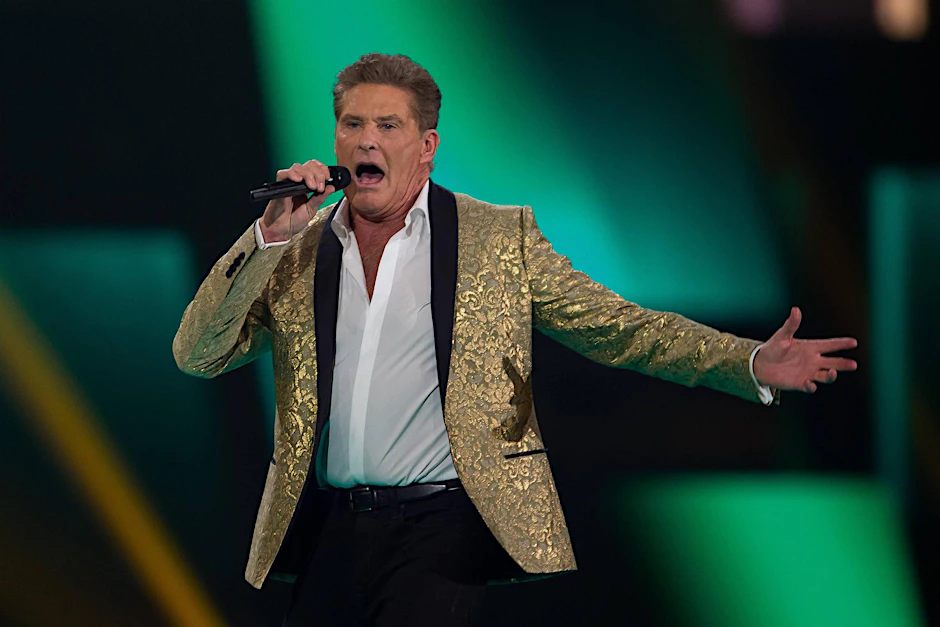 Mauer-Sänger David Hasselhoff reagiert jetzt energisch auf den "Little Big City"-Rauswurf.