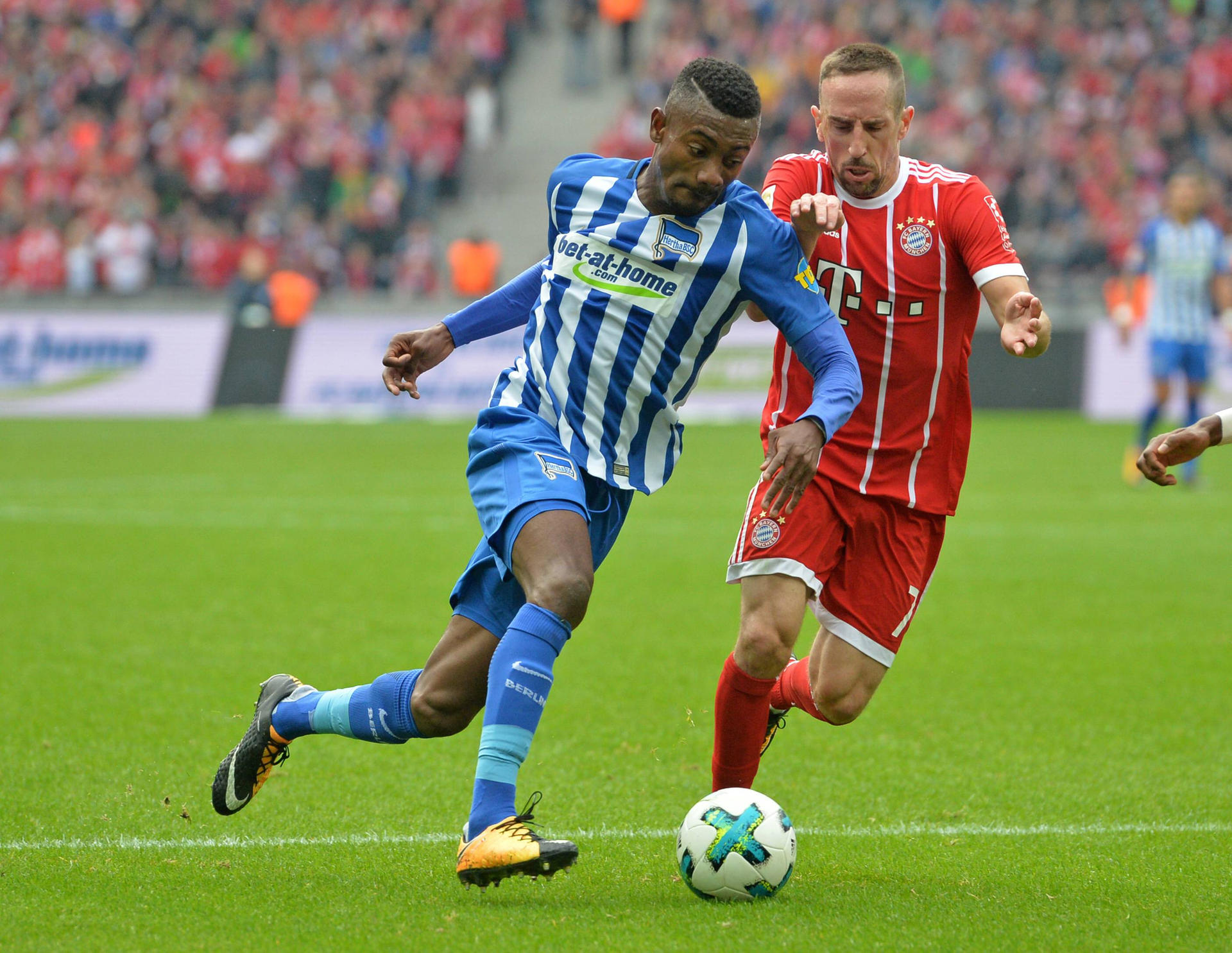 Hertha-Star Salomon Kalou kann sich mal wieder mit Franck Ribery messen. 