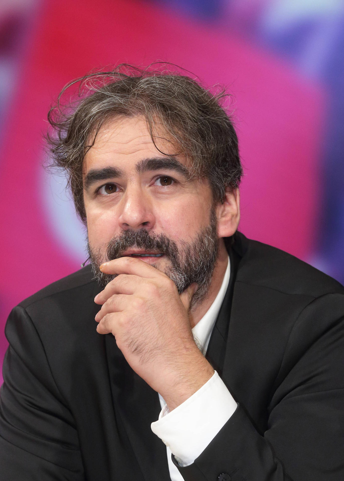 Deniz Yücel (44) ist seit einem Jahr grundlos inhaftiert. Heute erscheint sein im Gefängnis verfasstes Buch „Wir sind ja nicht zum Spaß hier“ (Nautilus Verlag). 