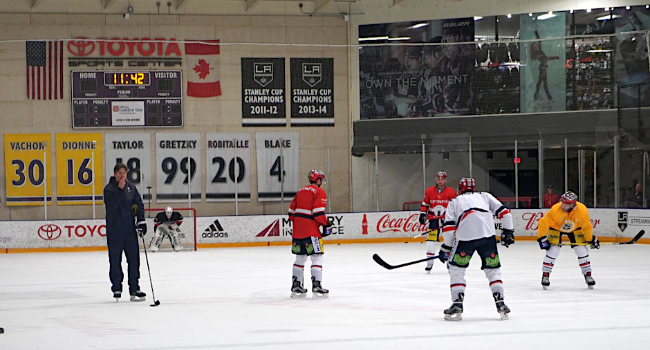 Die Eisbären üben in den USA beim großen Bruder in der Trainingshalle hautnah neben den Meister-Bannern der LA Kings.