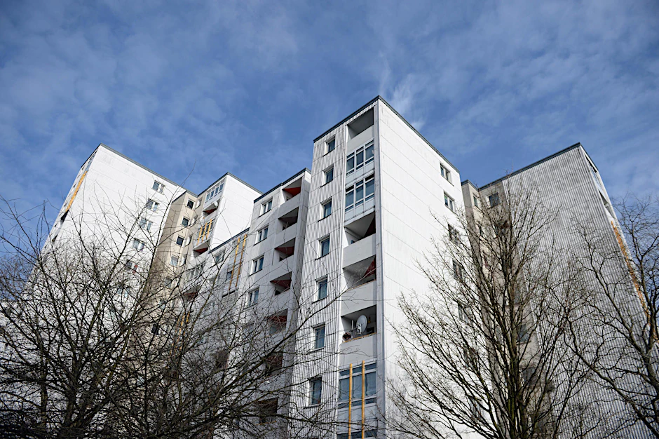 Die „Weiße Siedlung“ in Köllnische Heide hat viele arme Bewohner.