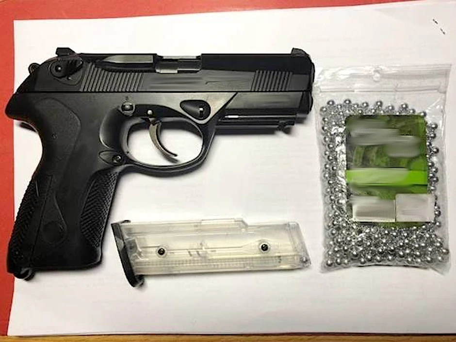 Die Bundespolizei veröffentlichte ein Bild der sichergestellten Waffe.