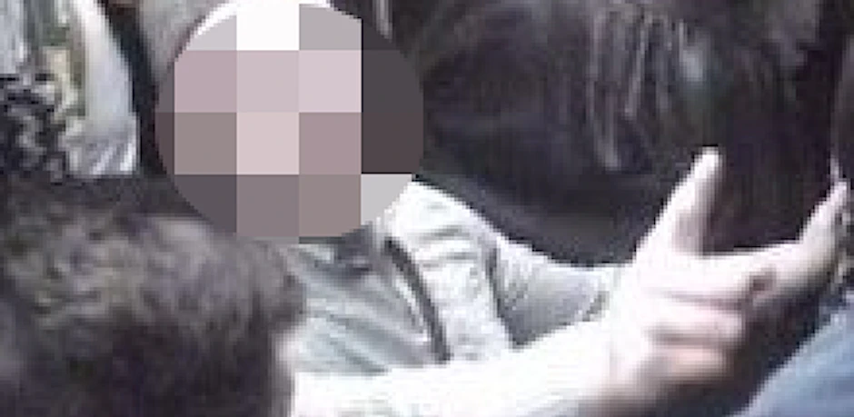 Der junge Mann hat sich inzwischen der Polizei gestellt.