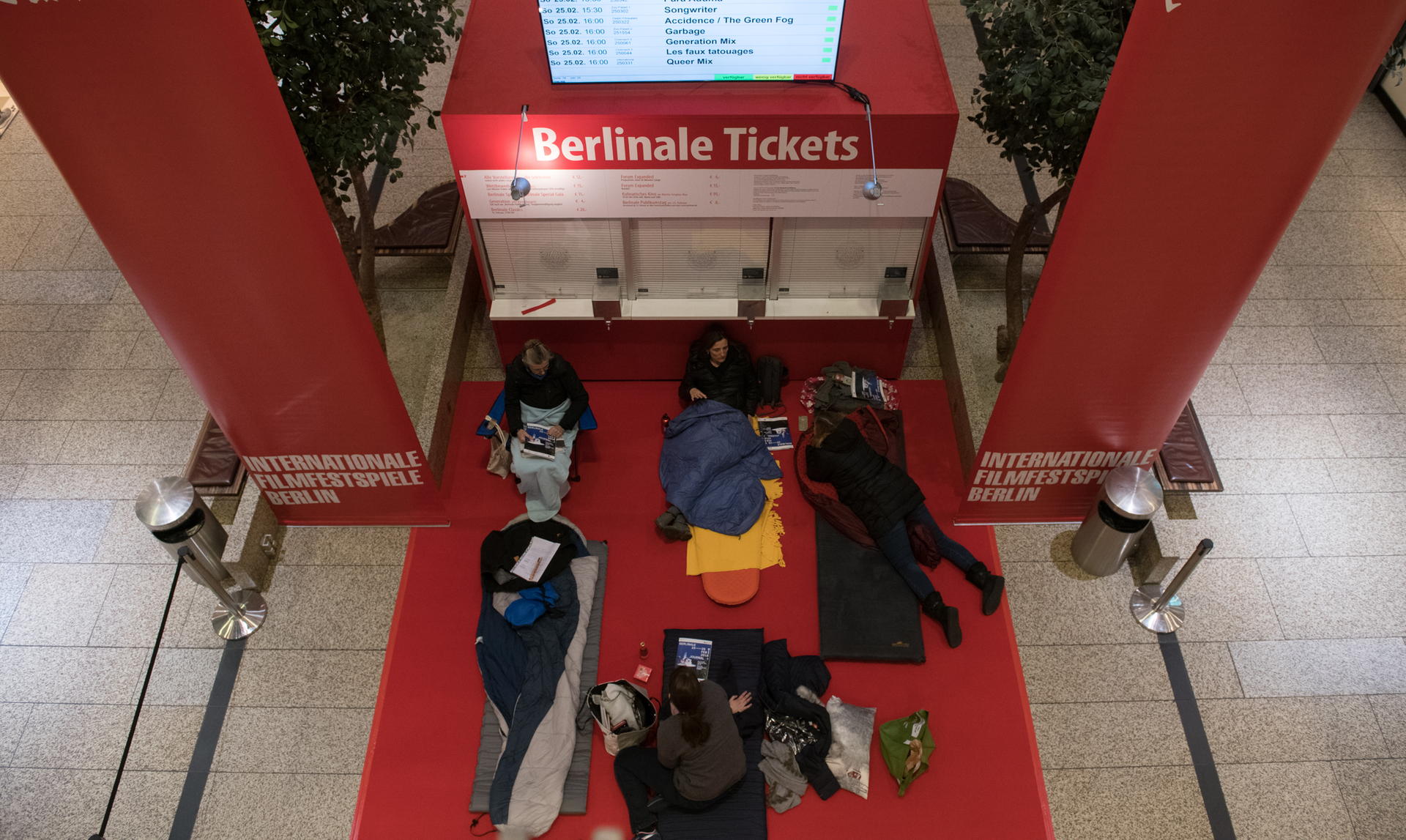 Schon am Vorabend sicherten sich eingefleischte Filmfans ihren Platz vor dem Vorverkaufs-Schalter.