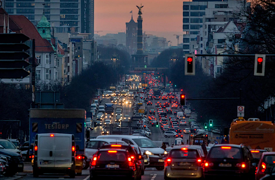 Wieder mal "alles dicht" - mehr oder weniger der Normalfall im Berliner Verkehr.