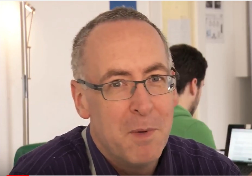 Dr. Manfred Wichmann  bezweifelt, dass der Mauerstreifen aus der ersten Bauphase ist.