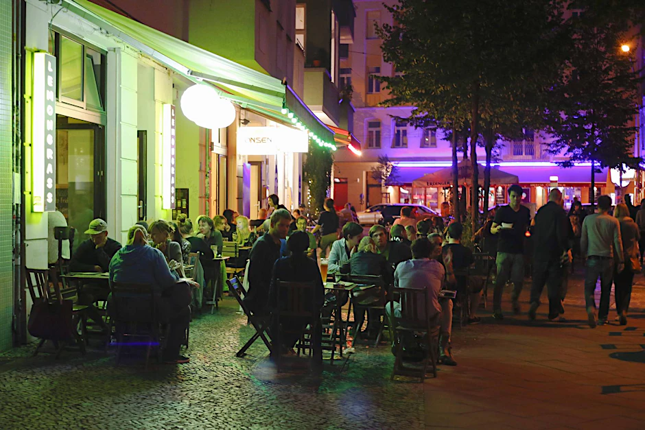 Der Simon-Dach-Kiez ist eines der beliebtesten Ausgehviertel in Berlin.