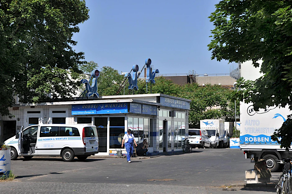Transporter für wenig Geld, um Möbel ins neue Heim zu bringen: Dafür war Robben & Wientjes seit vielen Jahren die Adresse in Berlin. Jetzt macht die Kreuzberger Filiale dicht.