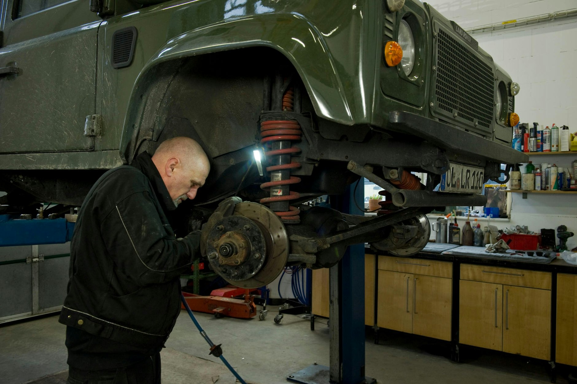 Range Rover Werkstatt In Der Nähe Land Rover Defender: Die größten SUV Fans haben eine Werkstatt in Berlin