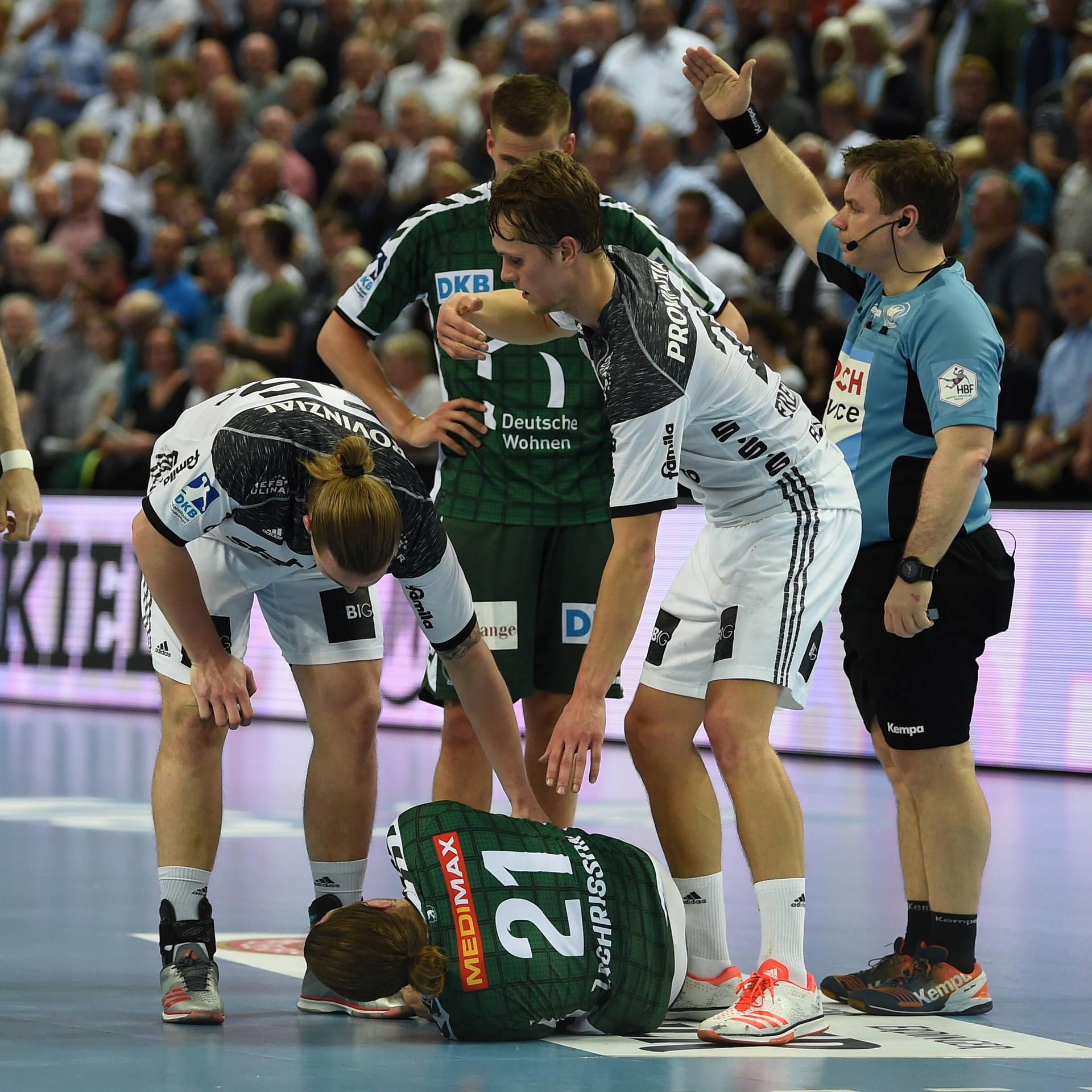 Image - Kiel oben: Füchse gehen hilflos unter