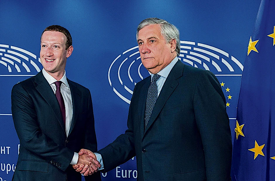 Mark Zuckerberg bestimmte die Regeln. Hilflos: Antonio Tajani (r.)