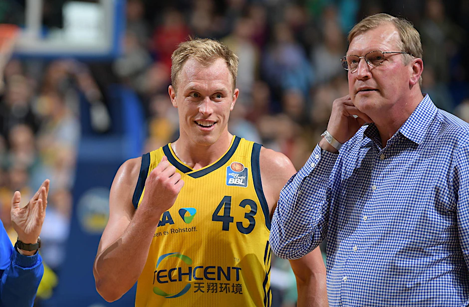 Basketball-Familie: Albas Luke Sikma (28) mit seinem Vater Jack (62), der den NBA-Klub Toronto berät.