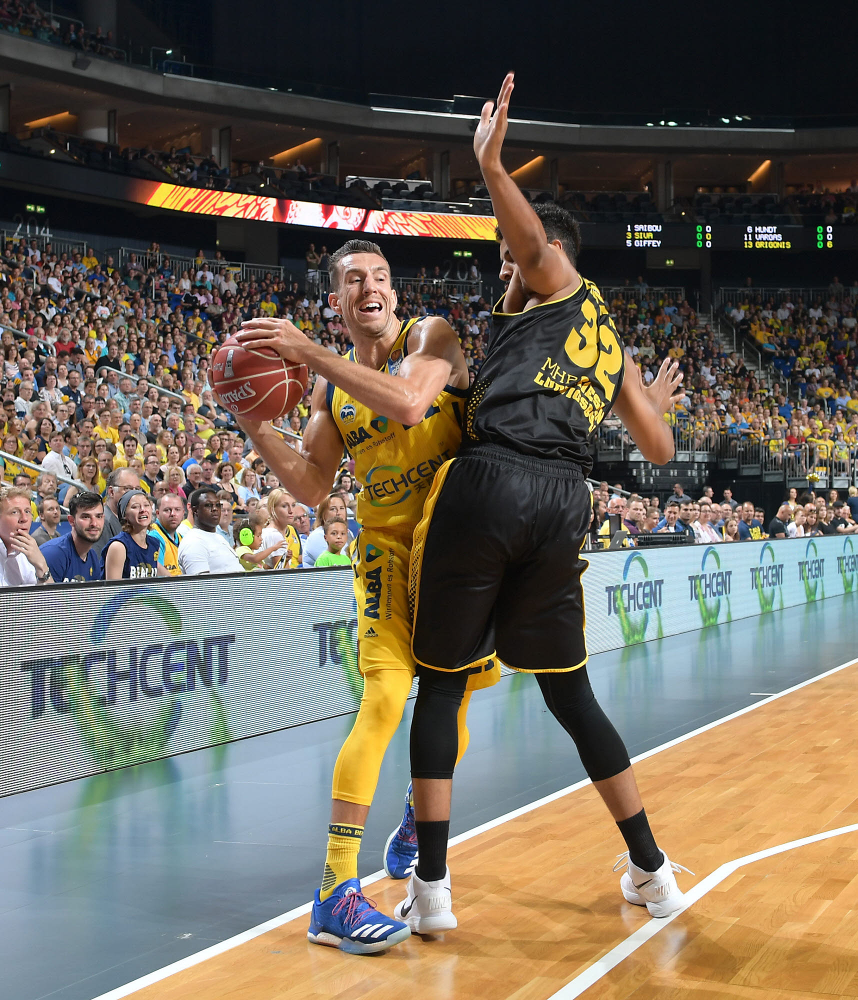 Spencer Butterfield (l.) gibt Ludwigsburgs Riesen eine Menge Rätsel auf.