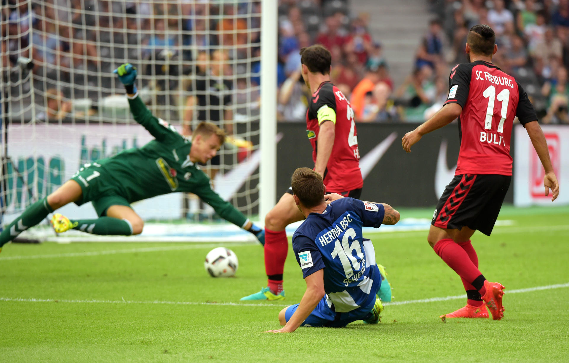 Schieber hatte wegen zwei Knie-Operationen viel Pech, sein wichtigster Treffer war das 2:1 zum Saisonauftakt 2016/17 gegen Freiburg.