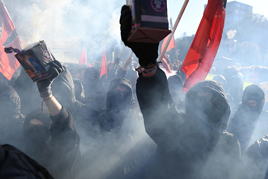 Teilnehmer der revolutionären 1. Mai Demonstration.