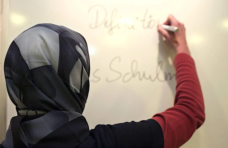 Der Streit um das Kopftuch im öffentlichen Dienst: eine große Debatte. 