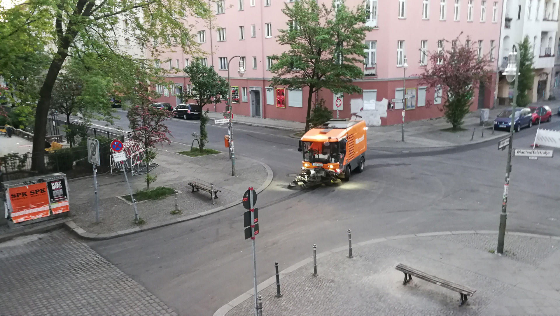 Ein BSR-"Räumschiff" in Aktion