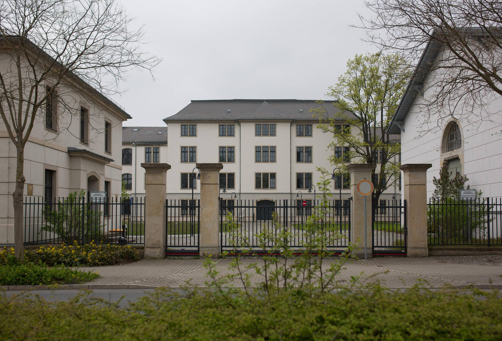 In dieser Offiziersschule in Dresden ist Nora vergewaltigt worden.