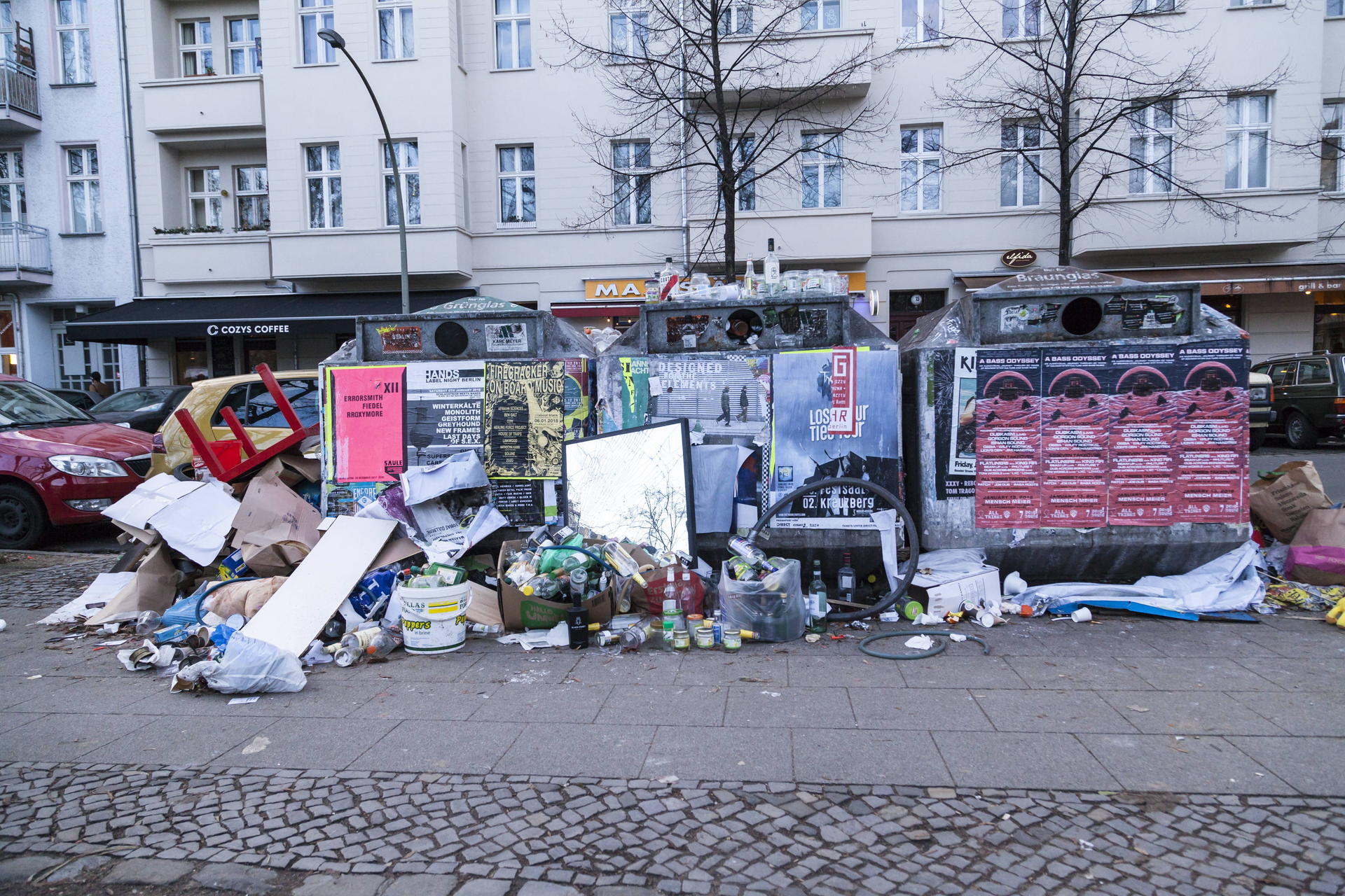 Müll: Was für ein Chaos! Die BSR muss jedes Jahr rund 23.000 Kubikmeter illegalen Müll entsorgen. 