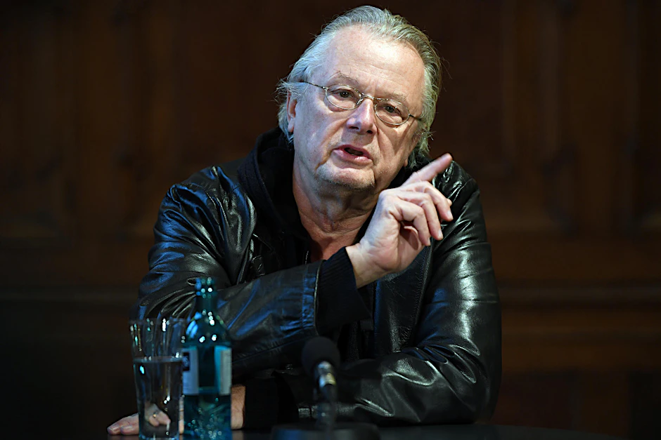 Frank Castorf inszeniert in Bayern.