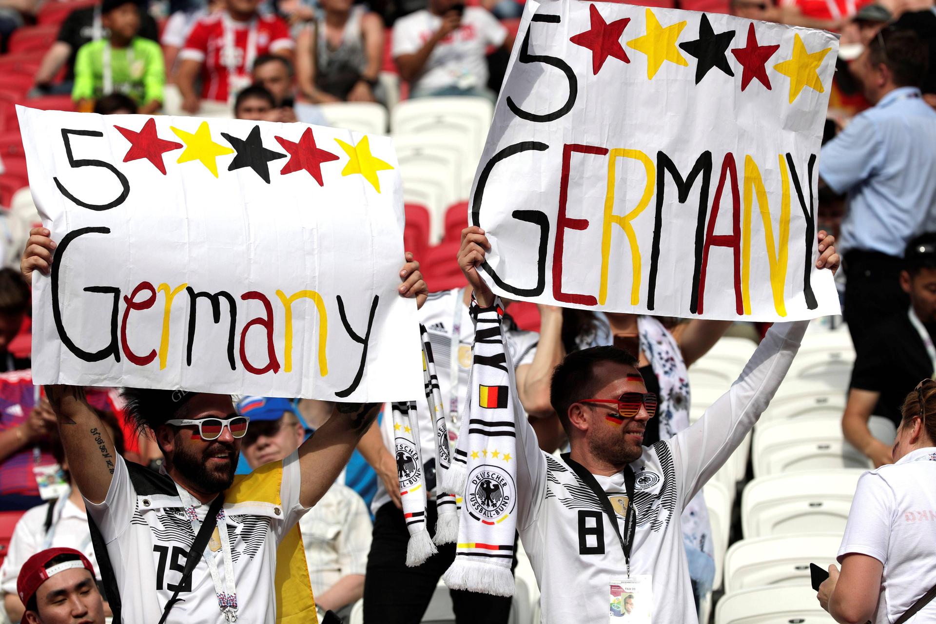 Deutsche Fans im Stadion in Kazan.