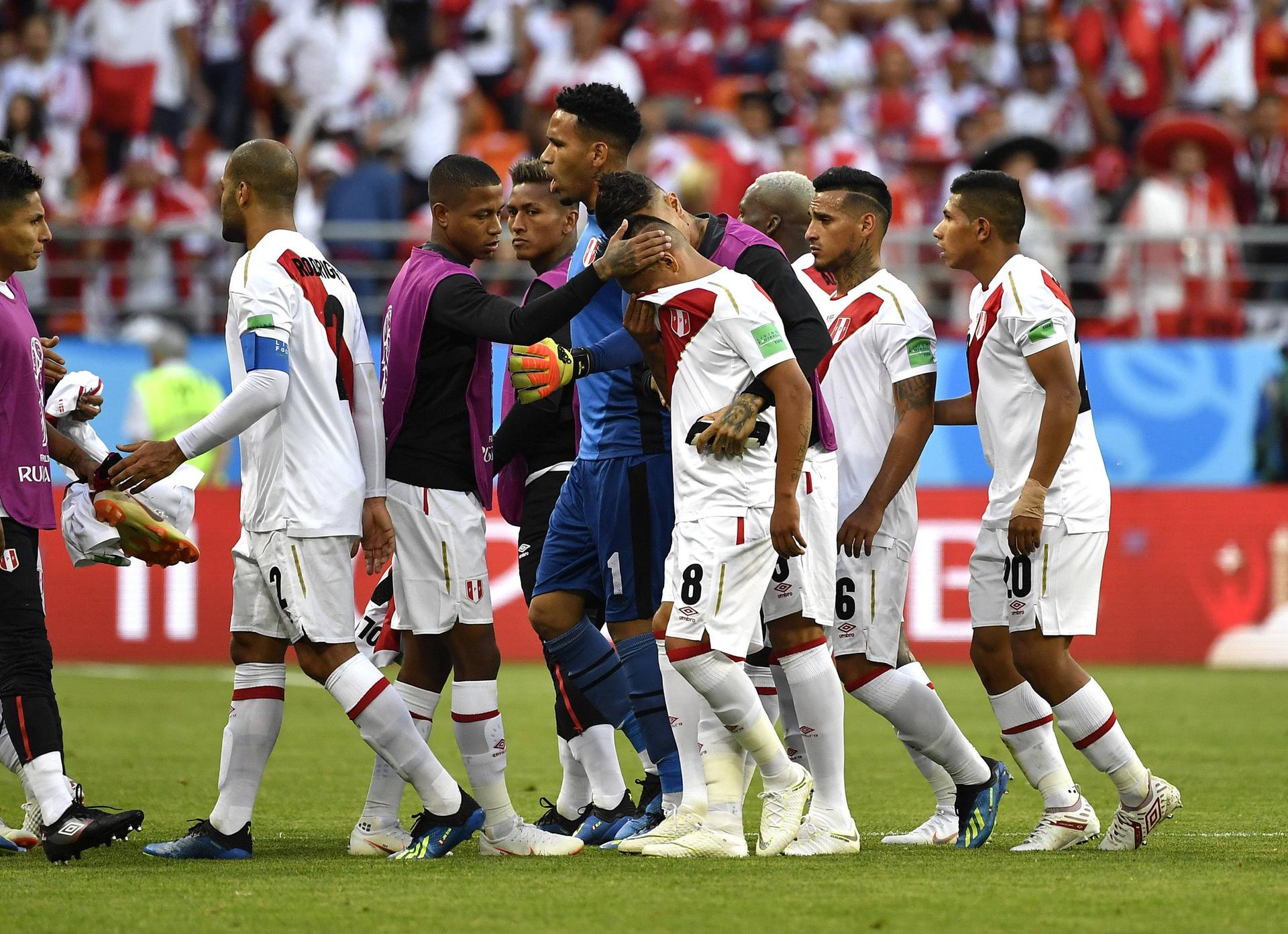 Image - +++ WM-Frühsport +++: Julian Draxlers Versicherung, weinende Peruaner und Huh!