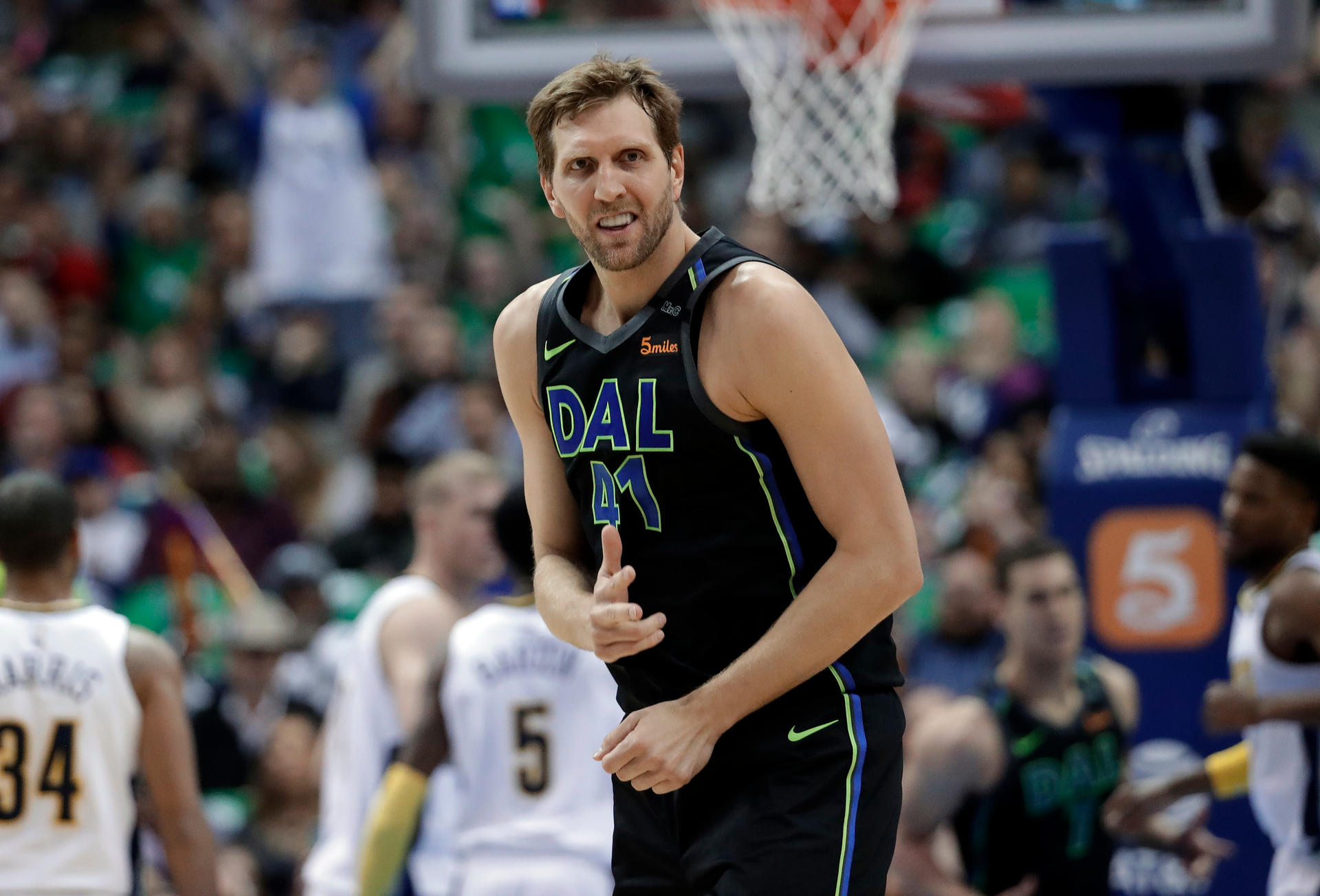 Image - Nowitzki stellt Rekord auf: 21. NBA-Saison für ewigen Dirkules