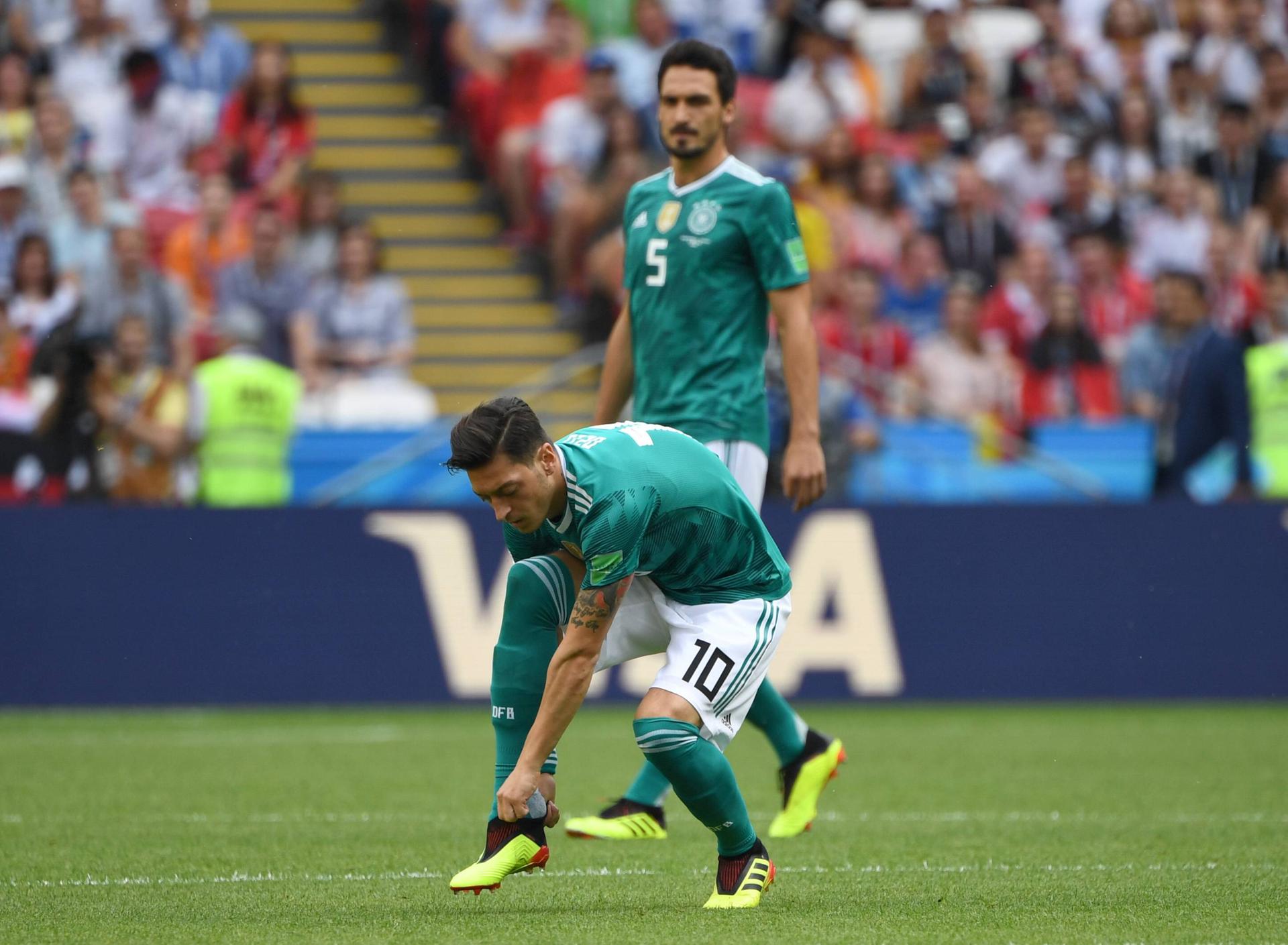 Image - Mesut Özil: Deshalb spielte Deutschlands Star mit angezogener Handbremse