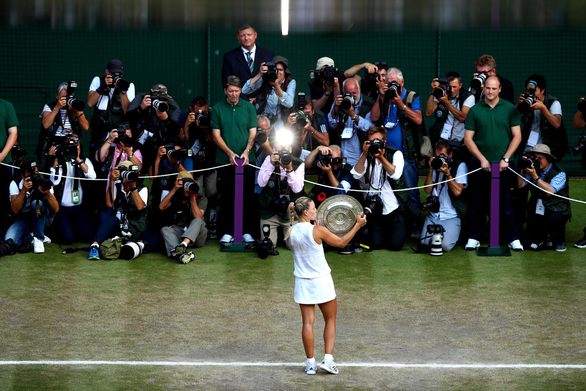 Image - Tennis-Ass Angelique Kerber: Manchmal ist das Glück eine Scheibe