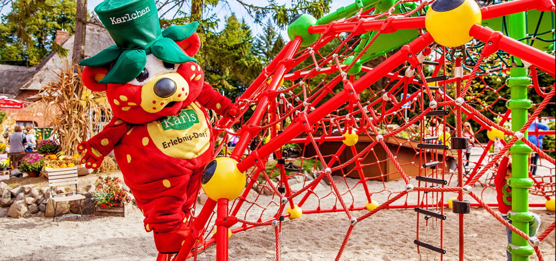 Image - Karls Erlebnis-Dorf in Elstal: Familien-Spaß zwischen Erdbär und Erdbeeren
