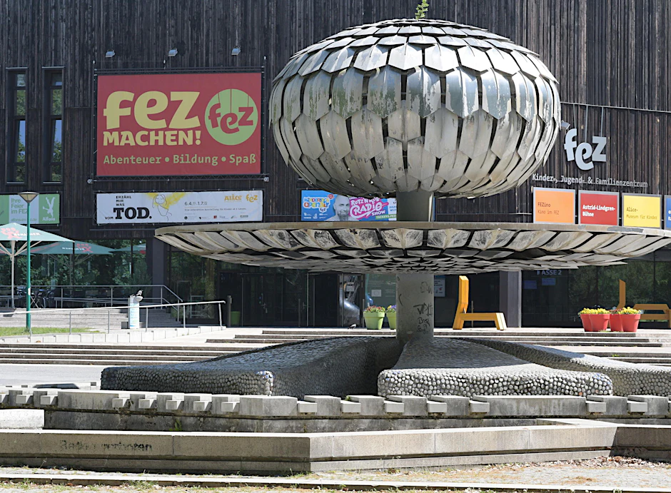 Zum 40. Geburtstag des FEZ im kommenden Jahr soll der legendäre Kugelbrunnen in neuem Glanz erstrahlen. 