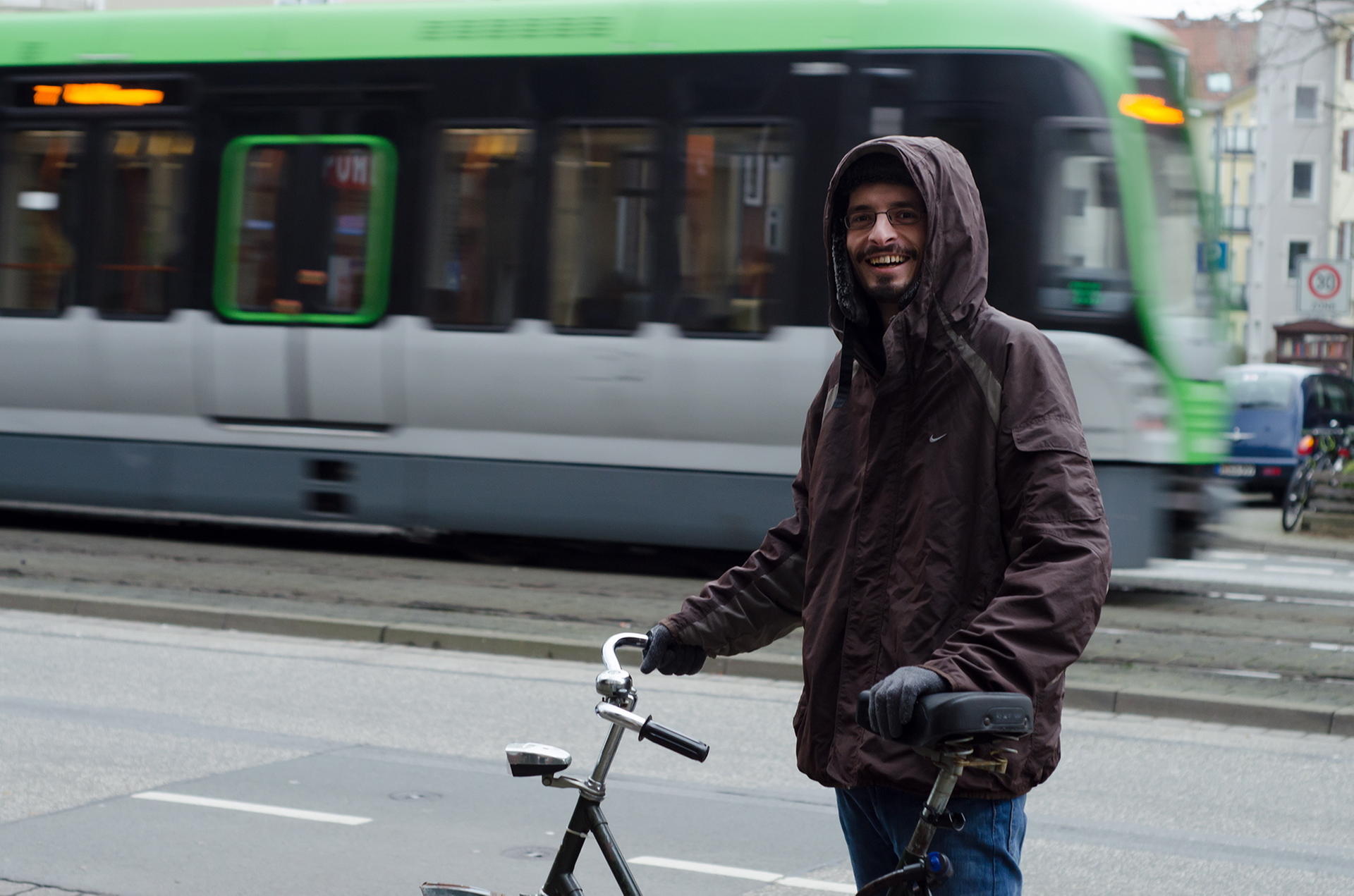 Kostet auch nichts, schont die Umwelt: Er ist stets mit dem Rad unterwegs.  