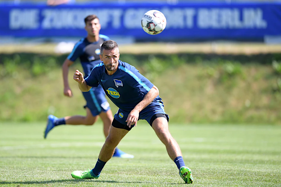 Vedad Ibisevic quält sich derzeit im Trainingslager in Schladming. Aber er hat noch lange nicht genug vom Fußball ...