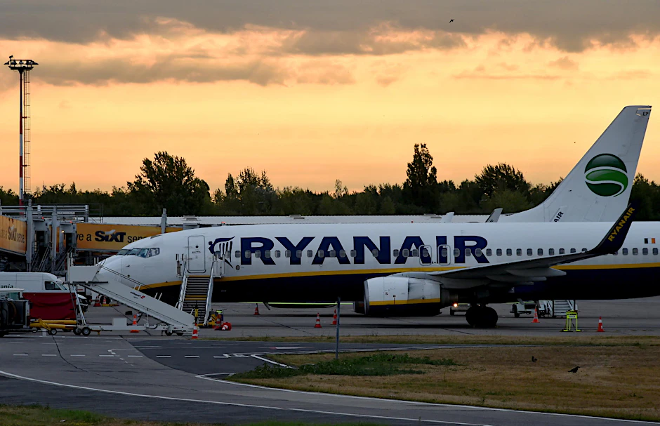 Ryanair-Maschine auf dem Flughafen Schönefeld.