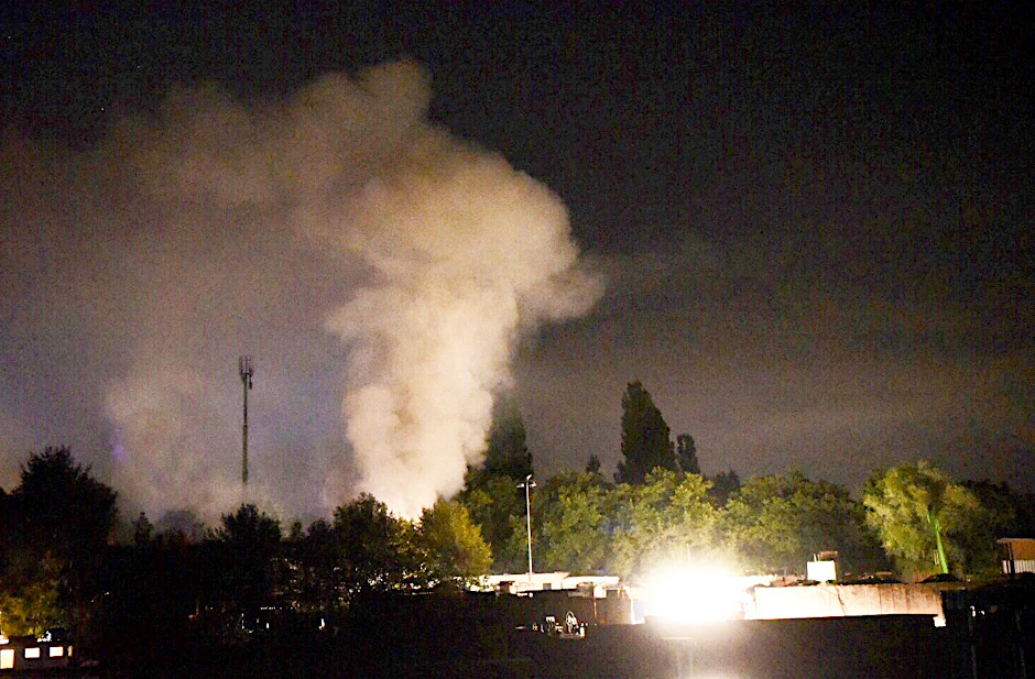 Diese Rauchwolke stieg am frühen Morgen in den Himmel über Lichterfelde.