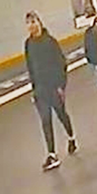 Das Bild ist sehr verwaschen - dennoch hofft die Polizei, auch diesem Tatverdächtigen auf die Spur zu kommen.