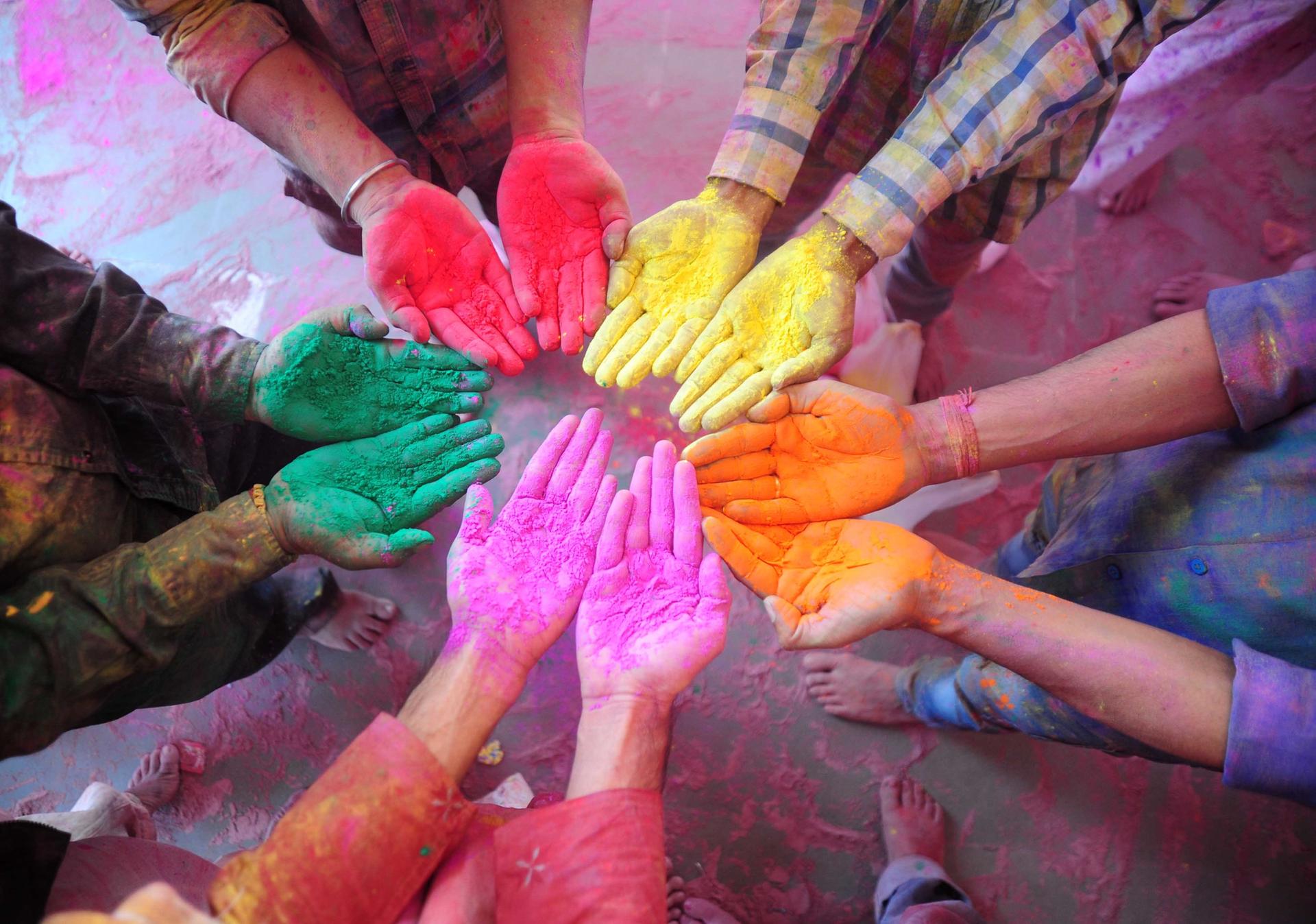 Unterschätzte Gefahr: Das bunte Farbpulver, das auf den Holi Festivals verkauft wird. 