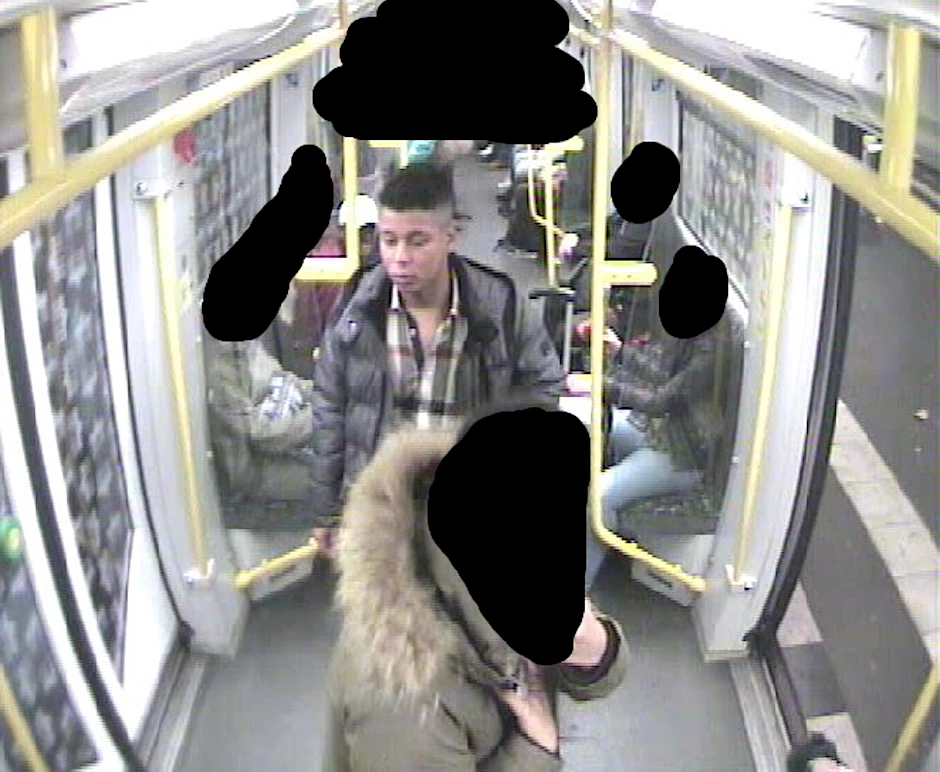 Gefährliche Körperverletzung in U-Bahn - Mehrere Tatverdächtige gesucht. 
