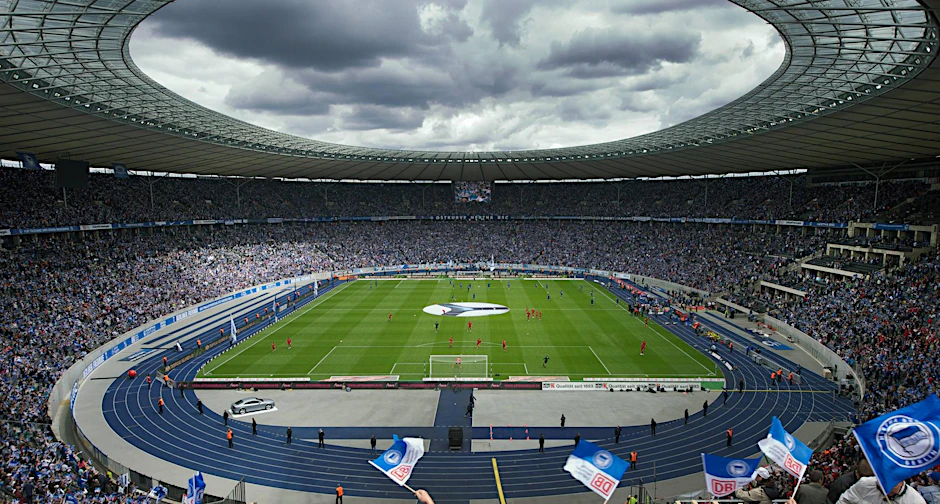Ein volles Wohnzimmer zum letzten Spiel der kommenden Saison – Hertha will endlich ins Pokalfinale.