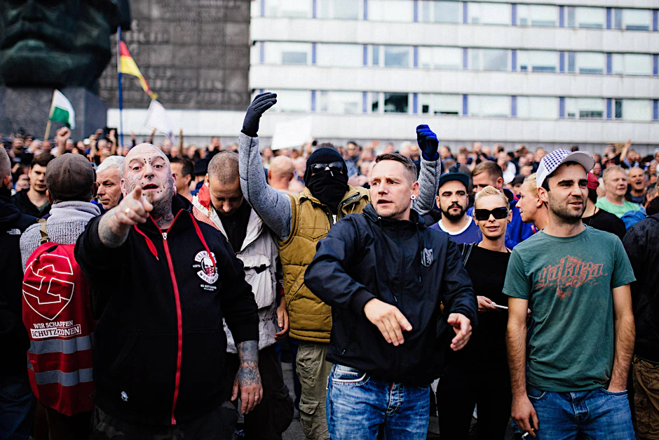 Das hässliche Gesicht der Wut. Ein brauner Mob regiert auf den Straßen von Chemnitz.