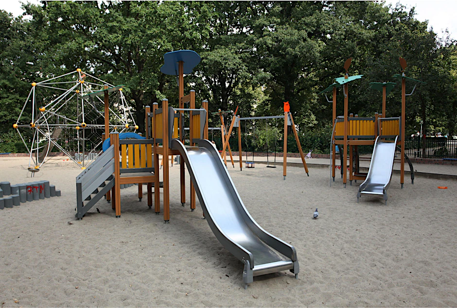 Der Sand auf dem Spielplatz am Arnimplatz wurde durchgesiebt. Trotzdem wurden jetzt Nähnadeln gefunden.  