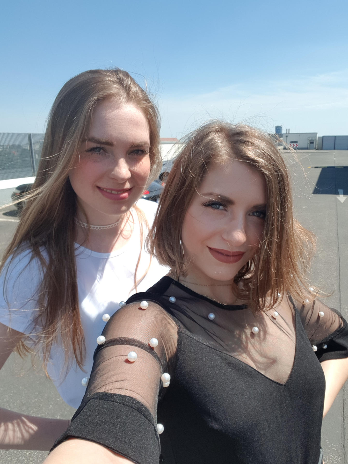 Freuen sich: Michelle und Nicole Skierka.
