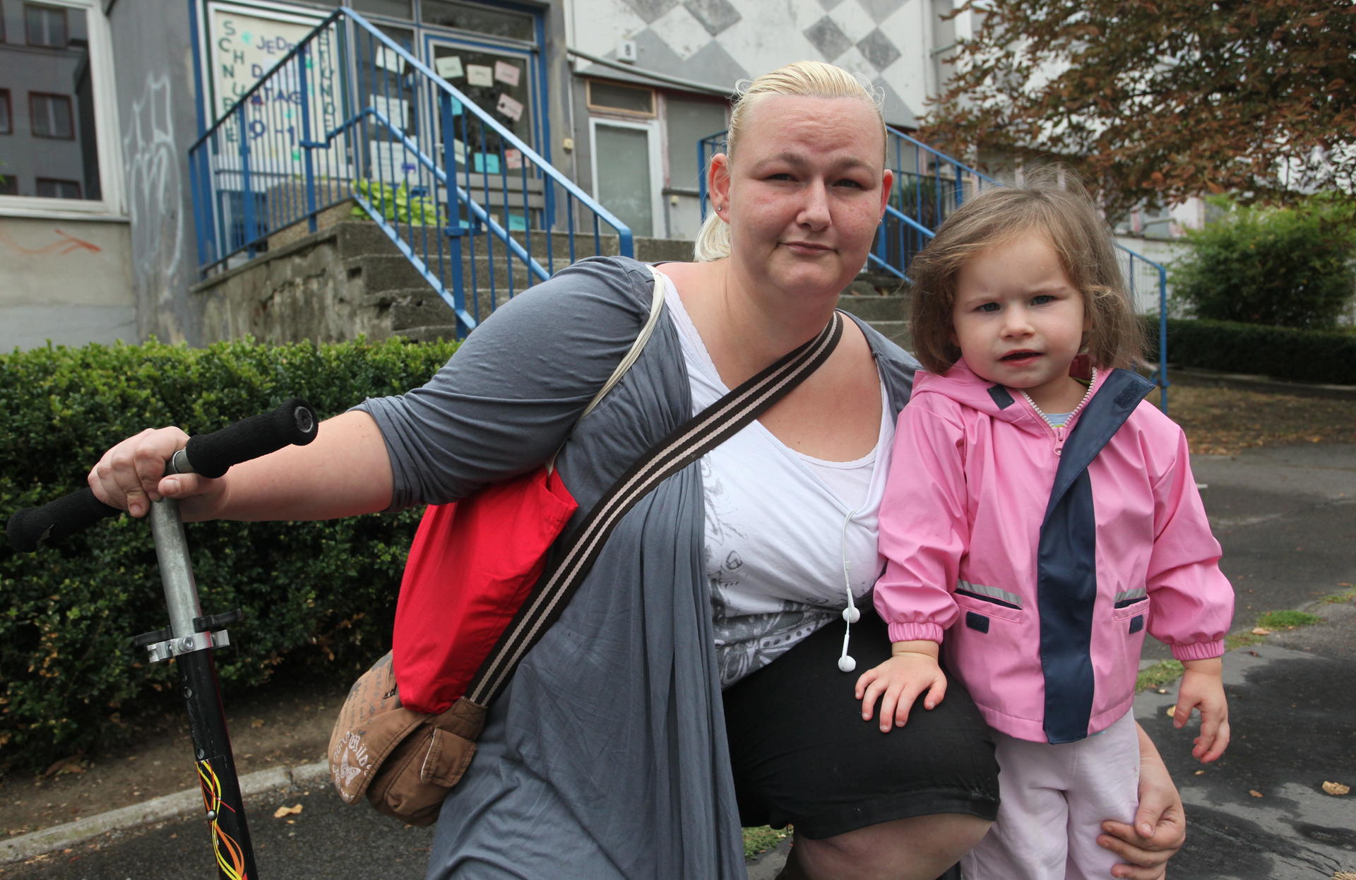 Nicole E. (29) bringt wochentags ihre Tochter Liliana (3) in die Kita an der Stavangerstraße. Sie kann nicht verstehen, dass jemand Kinder hasst. 