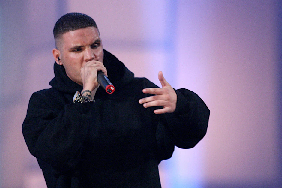 In seinen Liedern nimmt Rapper Fler kein Blatt vor den Mund. EIne Nachbarin seiner Freundin warf ihm vor, auch privat ein Verbal-Rüpel zu sein. 
