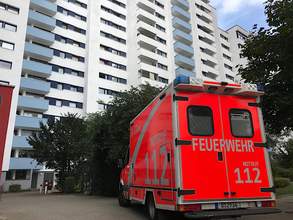 Das Hochhaus, aus dem das Mädchen (1) etwa 20 Meter tief fiel.