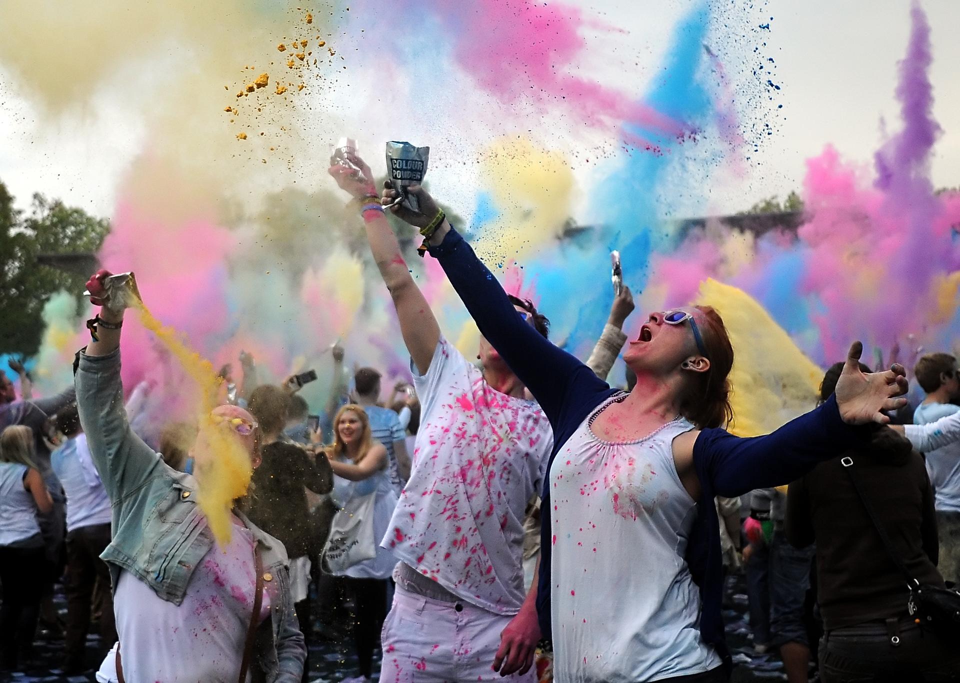 Der Ursprung von Holi liegt in Indien, wo farbenfroh der Frühlingsbeginn gefeiert wird. 