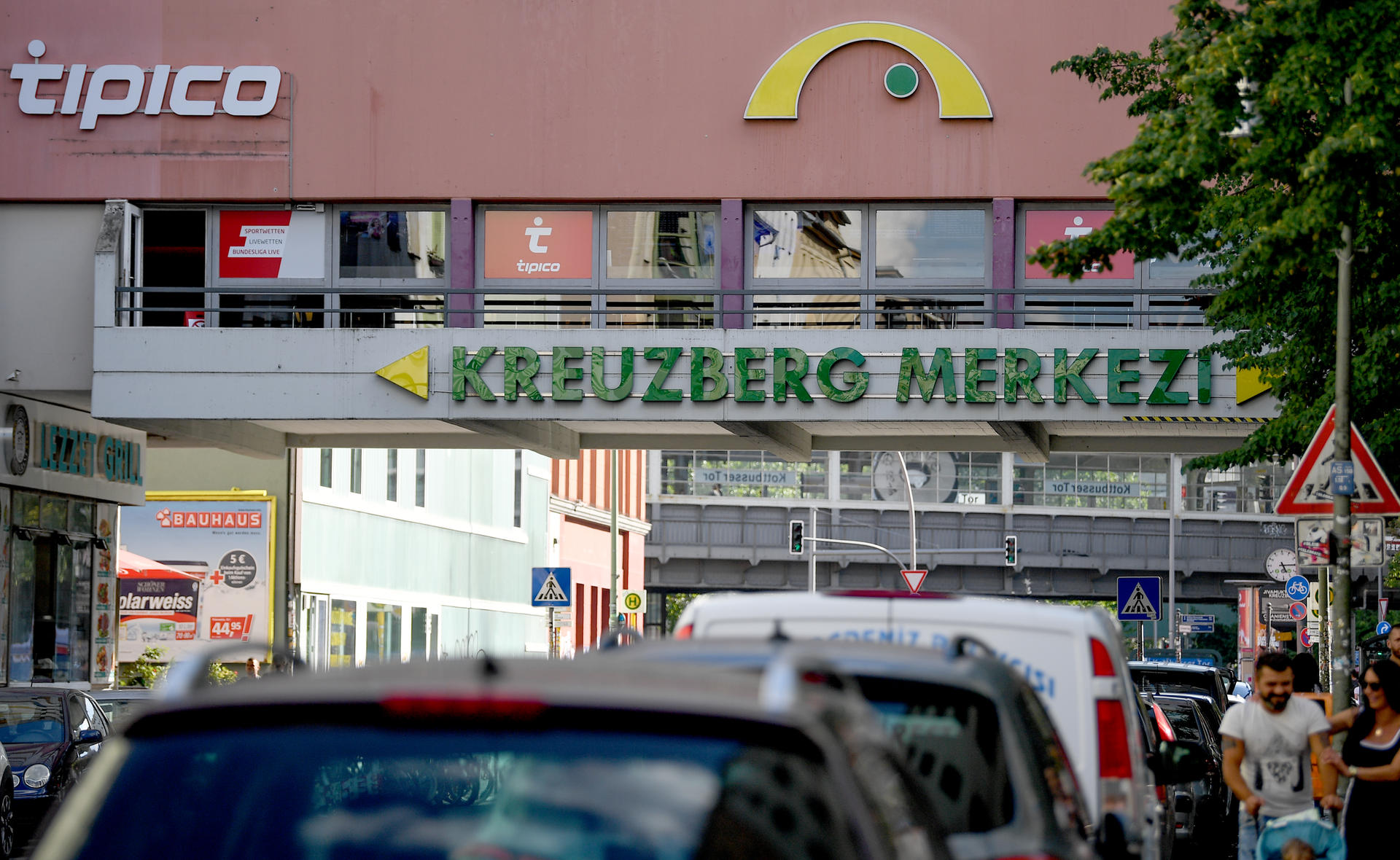 Blick auf das Kreuzberger Zentrum am Kottbusser Tor. Für das Bauwerk wurde eine Begrünung der Fassade vorgeschlagen.
